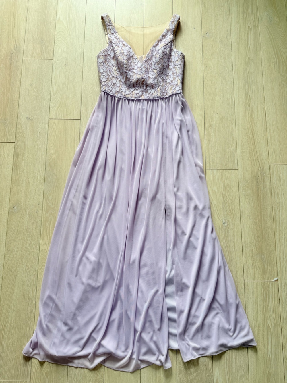 David’s Bridal Iris Bridesmaid Lace Detailed Deep V Neck Maxi Dress Size 4